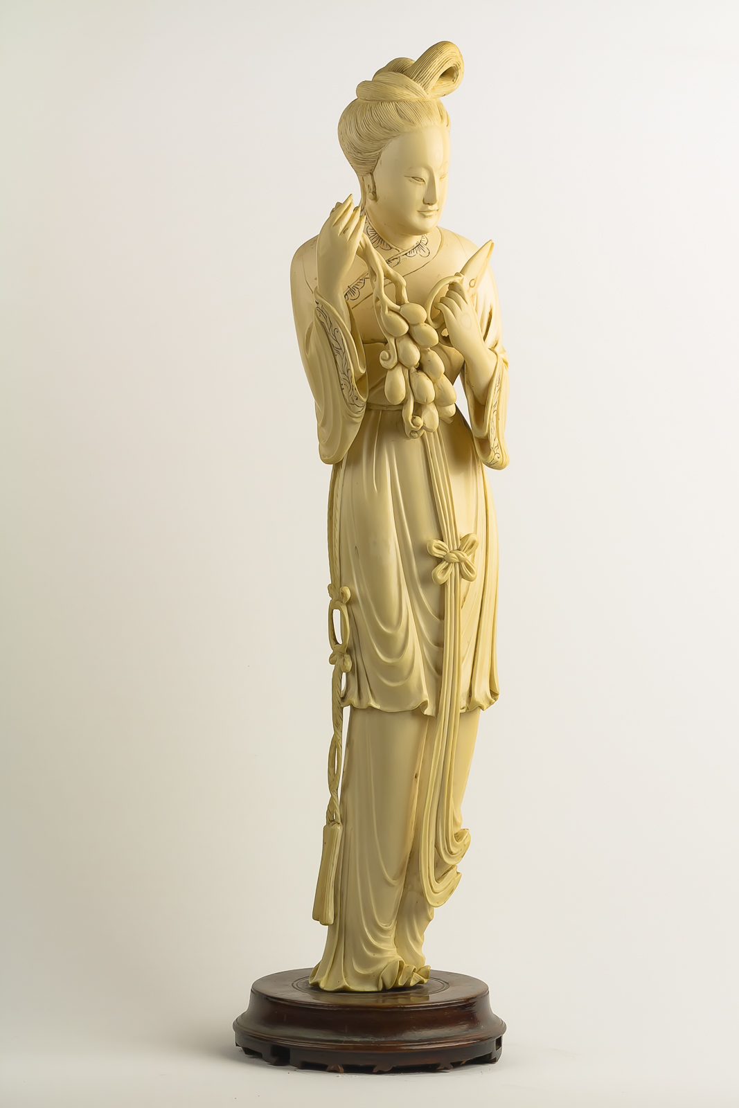 Ivory Lady with Grapes-7