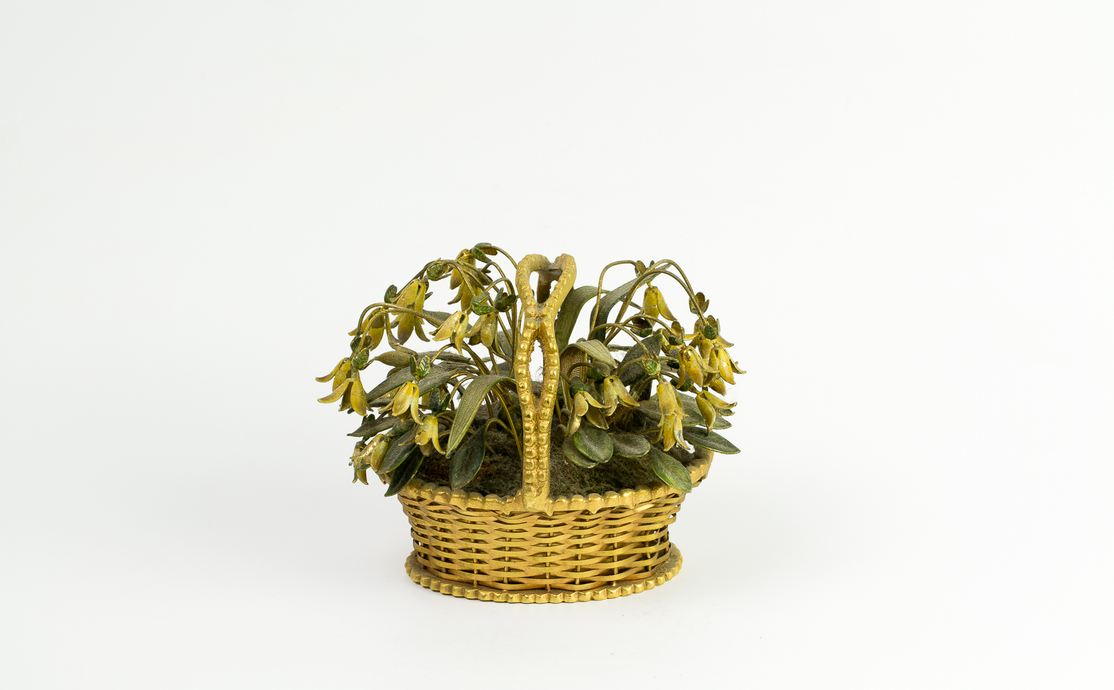 MetalFlowersInBasket-1